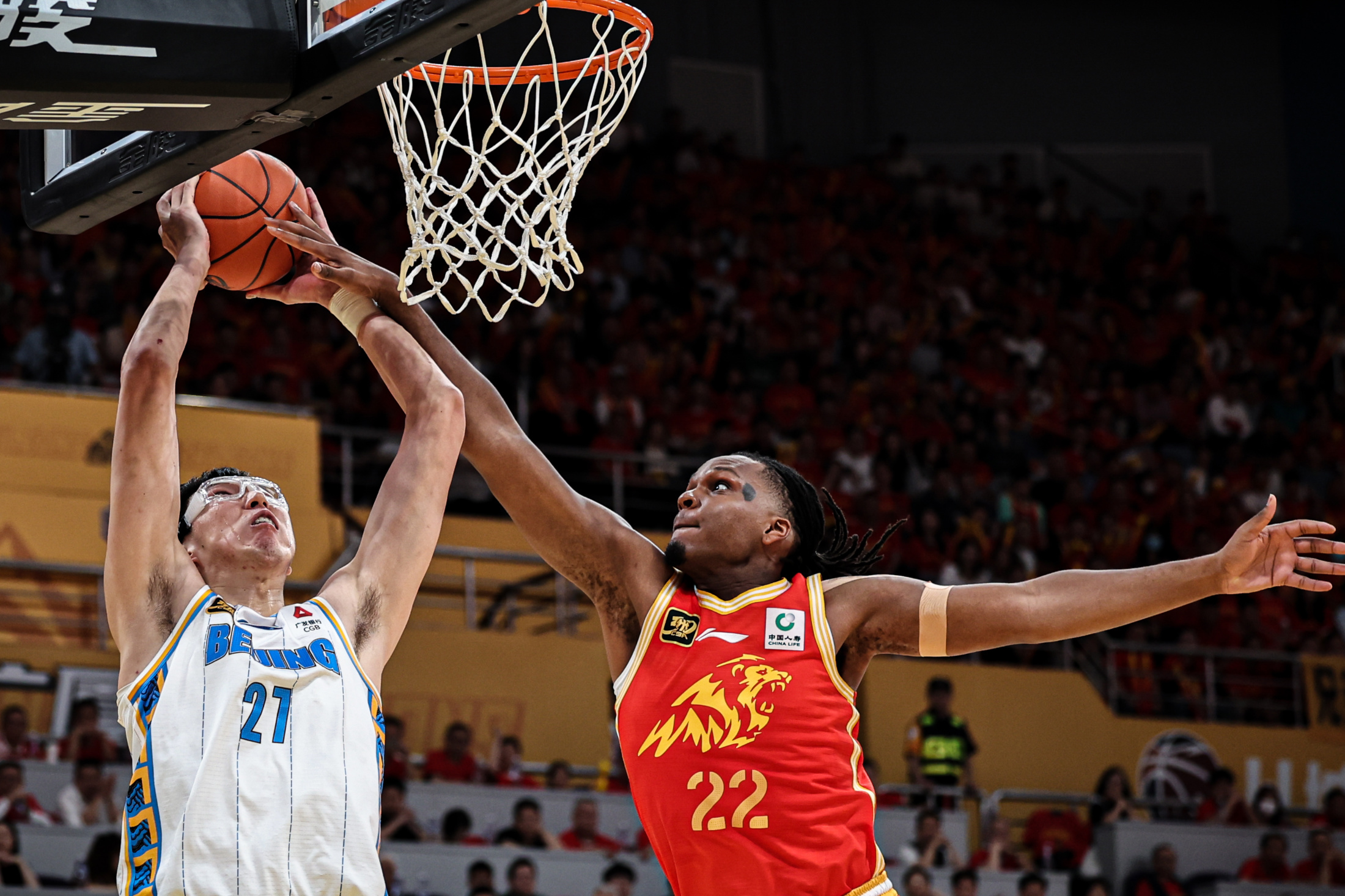 开云包含芝加哥公牛窗口期临场应变广厦男篮赛前单刀错失，媒体一致点评：Doinb在瑞士队比赛中出色防守的词条